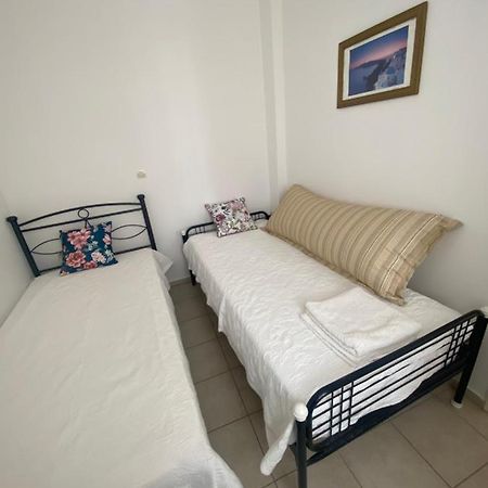 Aeolos Apartments อาโกรตีรี ภายนอก รูปภาพ