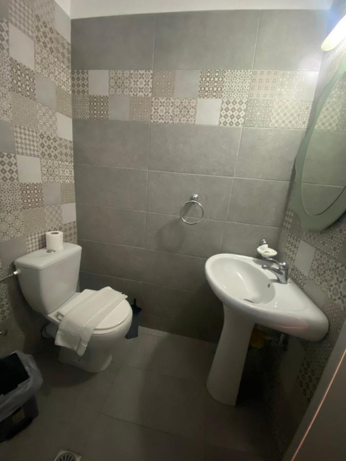 Aeolos Apartments อาโกรตีรี ภายนอก รูปภาพ